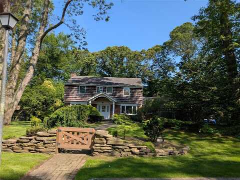 12 Rustic Gate Lane, Dix Hills, NY 11746