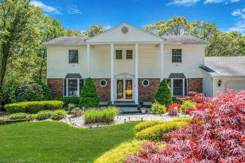 3 Talisman Drive, Dix Hills, NY 11746
