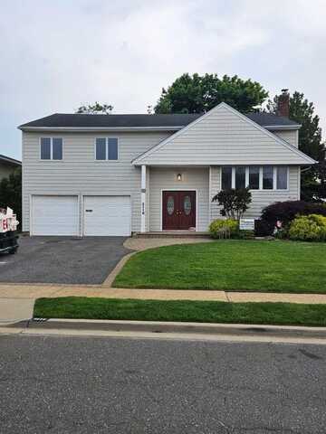 3116 Monterey Drive, Merrick, NY 11566