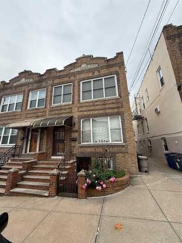 7542 67th Road, Middle Village, NY 11379
