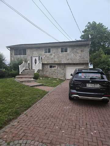 2515 S Seamans Neck Road, Seaford, NY 11783
