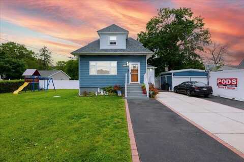 545 Mount Avenue, West Babylon, NY 11704