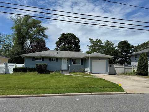 127 New Jersey Avenue, Bay Shore, NY 11706