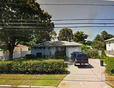 127 New Jersey Avenue, Bay Shore, NY 11706
