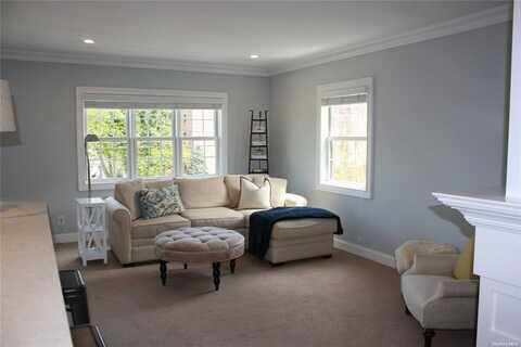 28 Jefferson Avenue, Rockville Centre, NY 11570