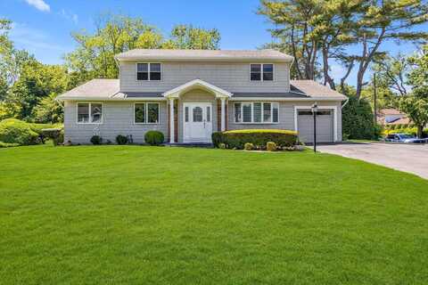 20 Village Lane, Hauppauge, NY 11788