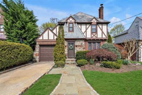 45 Henry Street, Merrick, NY 11566