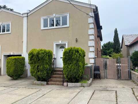 248-09 41 Avenue, Little Neck, NY 11363