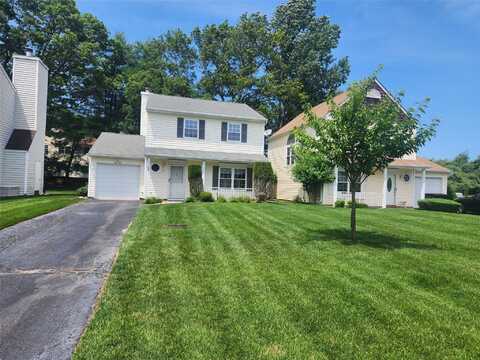12 Grouse Path, Coram, NY 11727