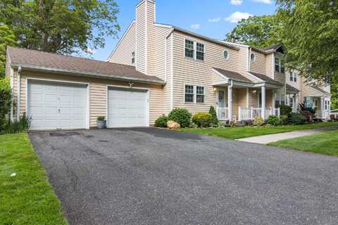 12 Franklin Commons, Yaphank, NY 11980