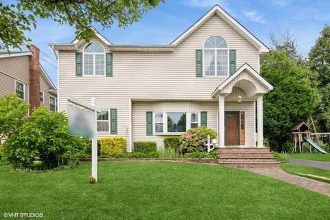 27 Lowell Street, Bethpage, NY 11714