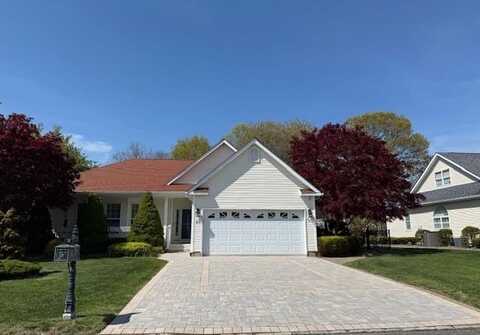 23 Lavender Lane, Holtsville, NY 11742