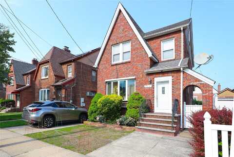 95-15 243rd Street, Floral Park, NY 11001