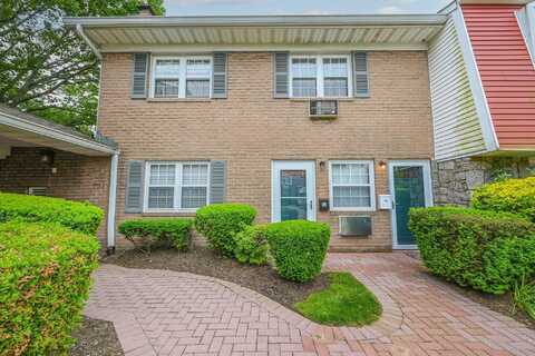 42 Springwood Drive, North Babylon, NY 11703