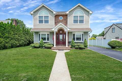 8 Bryant Street, Bethpage, NY 11714
