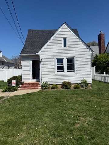 5 Dorothy Court, Merrick, NY 11566