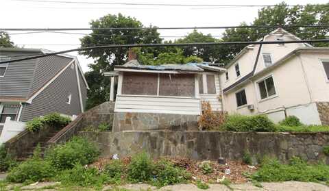 31 Belknap Avenue, Yonkers, NY 10710