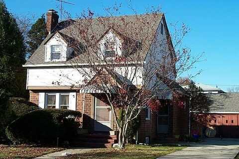 512 Hawthorne Avenue, Uniondale, NY 11553