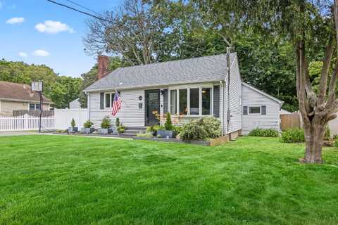 10 Elm Avenue, Smithtown, NY 11787