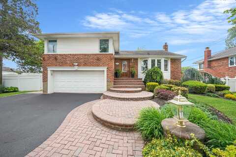 282 N Nassau, Massapequa, NY 11758