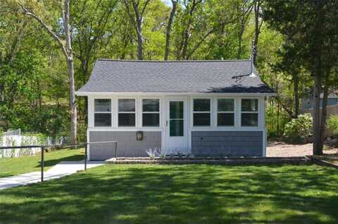 4 Wyandanch Trail, Ridge, NY 11961