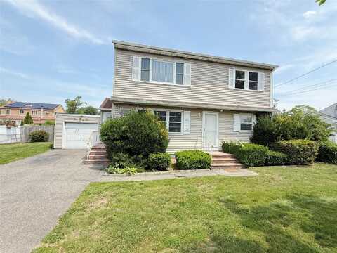 432 49th Street, Lindenhurst, NY 11757