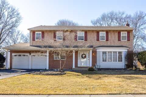 53 Tulipwood Dr, Commack, NY 11725