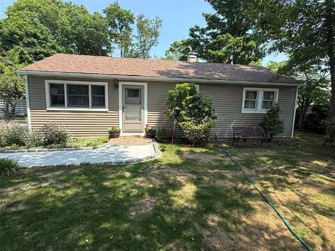 1016 Howells Road, Bay Shore, NY 11706