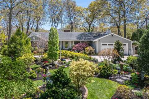 2300 Glenn Road, Southold, NY 11971