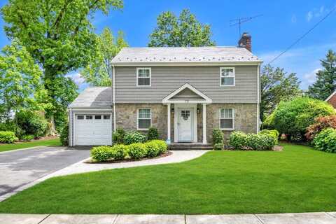 131 Charles Street, East Williston, NY 11596