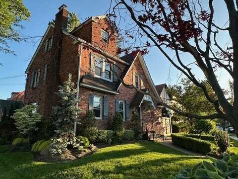 163-18 Cryders Lane, Whitestone, NY 11357
