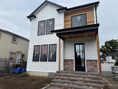 130 Albany Avenue, Westbury, NY 11590