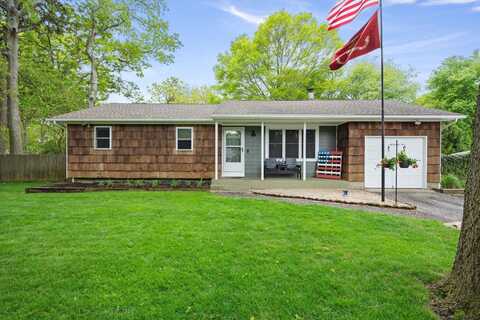 12 Debragga Avenue, East Moriches, NY 11940