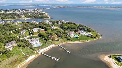 6 Windermere Close, Hampton Bays, NY 11946