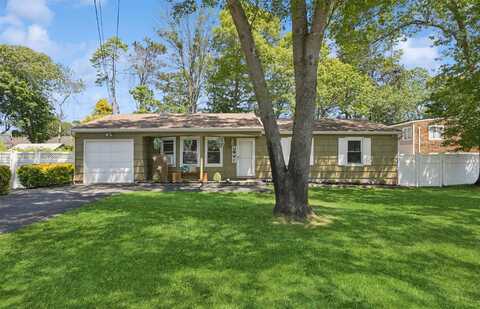 9 Albermarle Avenue, Holtsville, NY 11742