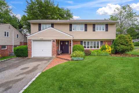 9 Elaine Place, Plainview, NY 11803