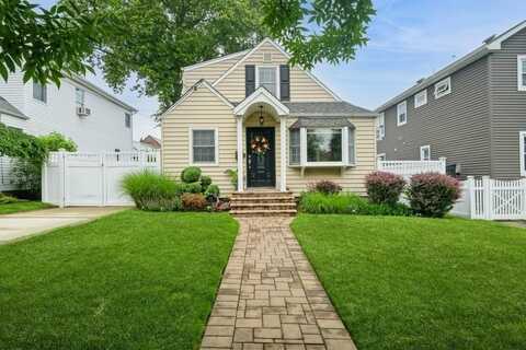 532 7th Street, West Hempstead, NY 11552
