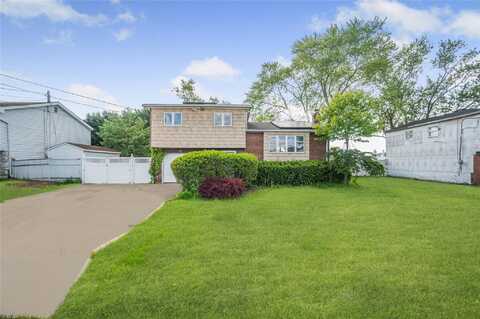 38 W 17th Street, Deer Park, NY 11729