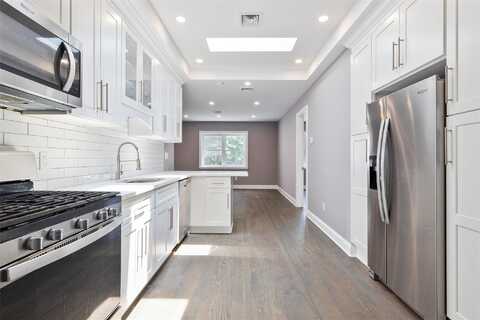 68-02 Jay Ave, Maspeth, NY 11378