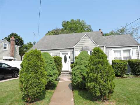 713 Colonial Street, Uniondale, NY 11553