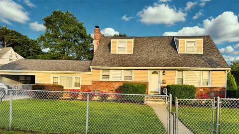 318 Arlene Drive, East Meadow, NY 11554