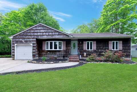 522 Starlight Drive, Shirley, NY 11967