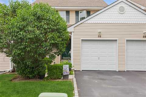 32 Blueberry Common, Riverhead, NY 11901