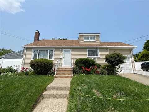 604 Straight Path, West Babylon, NY 11704