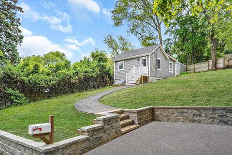 18 Port Jefferson Road, Sound Beach, NY 11789