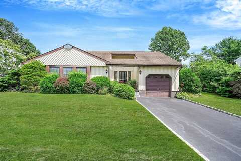 43 Forte Avenue, Medford, NY 11763