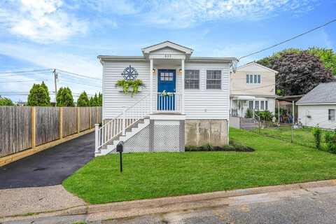 830 Ocean Street, Lindenhurst, NY 11757