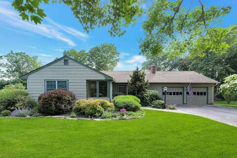 43 Sound Road, Greenport, NY 11944