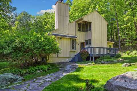 48 Cooper Hollow, Woodstock, NY 12498