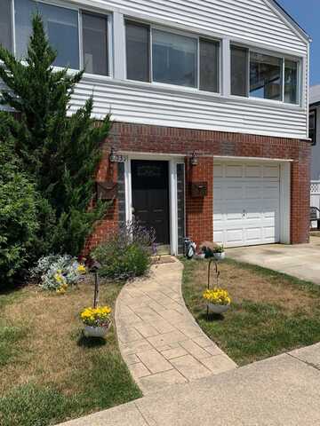 533 E Chester Street E, Long Beach, NY 11561